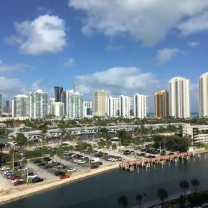 Meet your Posher, Carlos